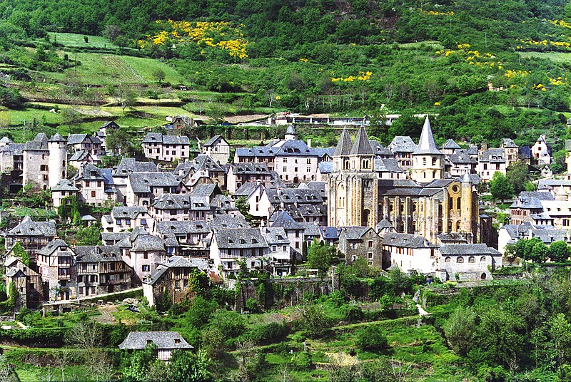 File:Conques, Aveyron, France.jpg