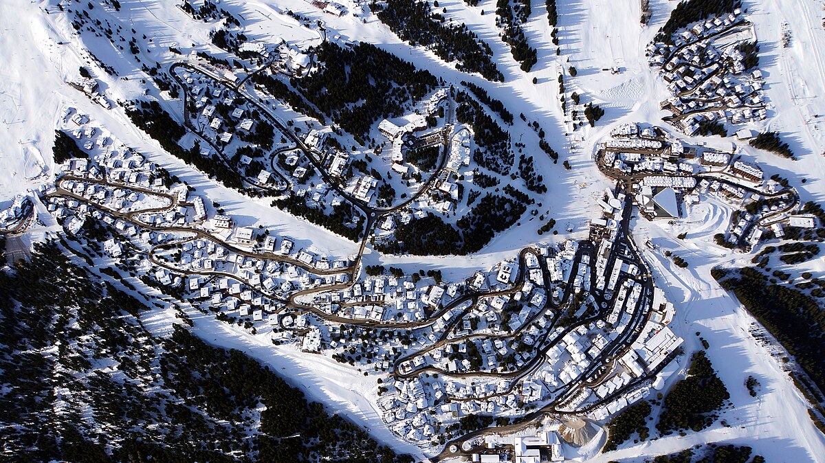 Courchevel Piste Maps and Ski Resort Map