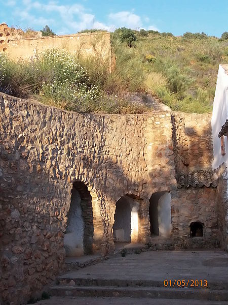 File:Cuevas del Tempranillo.JPG