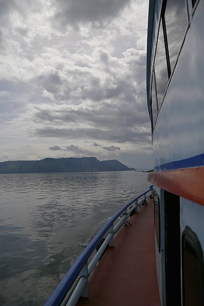 File:Danau Toba 7.jpg