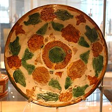 Dish, China, Liao dynasty, c. 1050-1125, glazed earthenware - Royal Ontario Museum - DSC04248.JPG