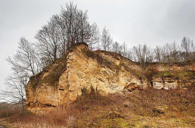 File:Doberg-Bünde.jpg