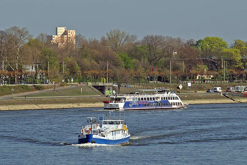 File:Drachenfels (ship, 1985) 007.jpg