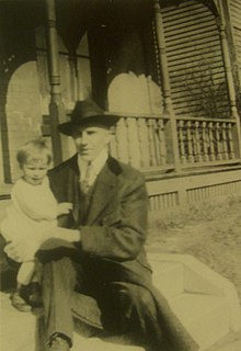 Residents of Milwaukee Avenue in the early decades of the 20th century Early Milwaukee Avenue.JPG