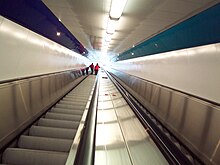 Ehemals längste Rolltreppe Europas im Fußgängertunnel des Nord-Ostsee-Kanals