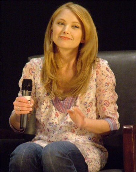 Elisabeth Harnois at The Witching Hour, 2006.jpg