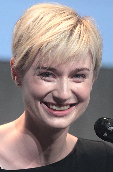 File:Elizabeth Debicki 2015 Comic Con 05 (cropped).jpg