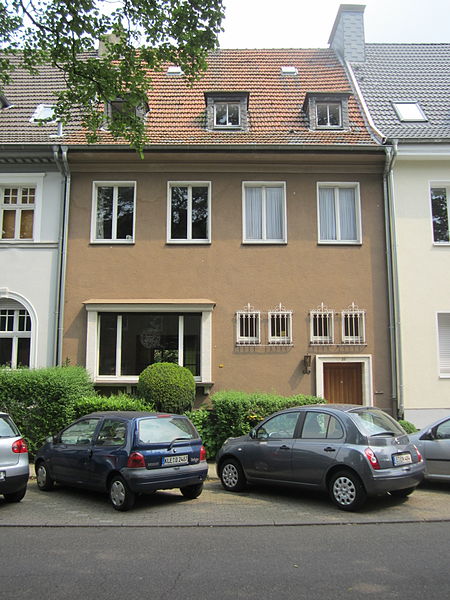 File:Essen-Huttrop Schinkelstrasse 69.jpg