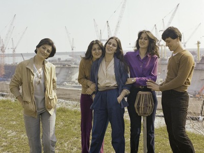 At the Eurovision Song Contest 1980, Ajda Pekkan (left) and her group represented Turkey. Pekkan's disappointment following her failure in the competition caused her to decrease her visibility in the market for the next few years.