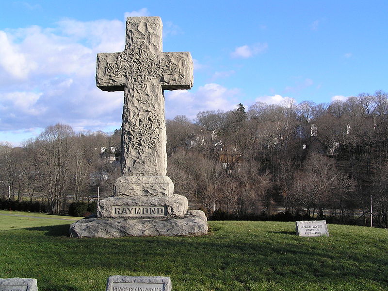 File:Fantastic Cross Monument 2011.JPG