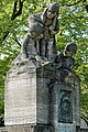 1303291058 Figuren des Albert-Mooren-Brunnens in Bilk