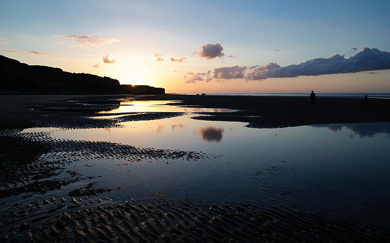 File:Final night @ Omaha Beach (6032594692).jpg