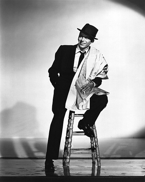 File:Frank Sinatra (1957 Pal Joey publicity photo, seated).jpg