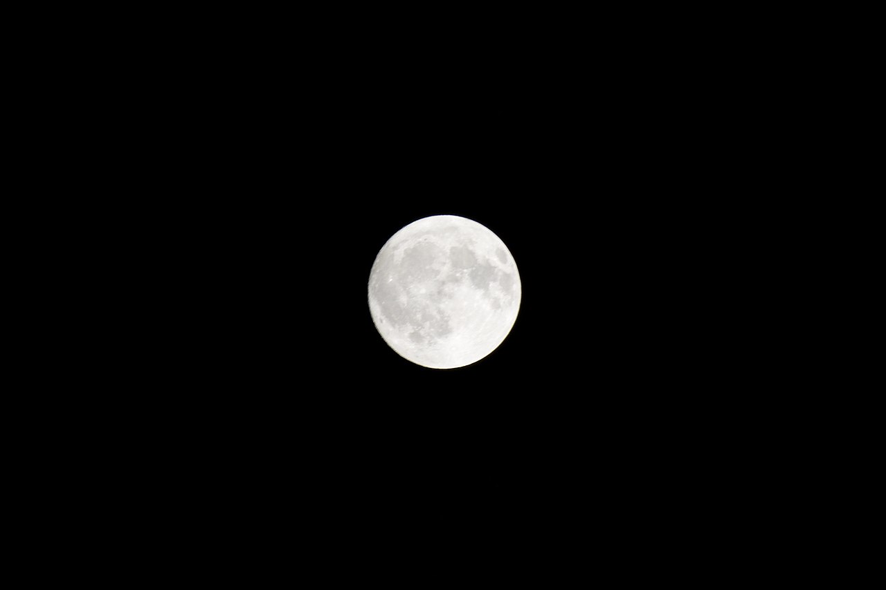 File:Full moon.jpeg - Wikimedia Commons