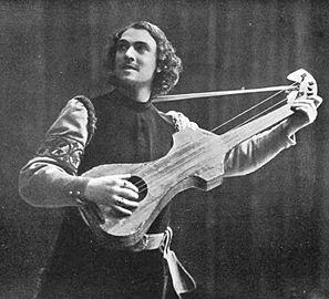 Som trubaduren Heinrich i dramat Gurre av Holger Drachmann 1906.