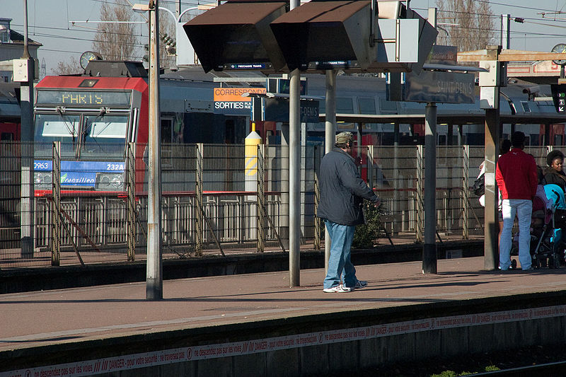 File:Gare de Saint-Denis CRW 0766.jpg