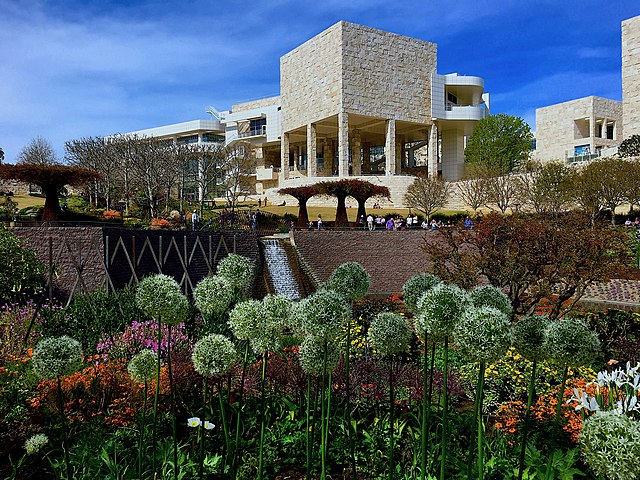 File:Getty Center patio.jpg - Wikimedia Commons