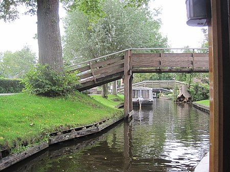 Giethoorn houten brug.jpg