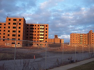 decayed buildings (2012) Glenny Drive Apartments.JPG