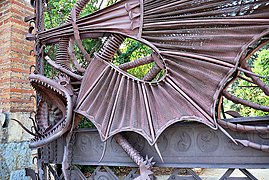 Grille dragon par Gaudi.