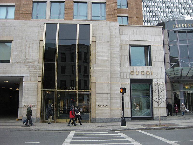 File:Gucci, Boston (4368159780).jpg