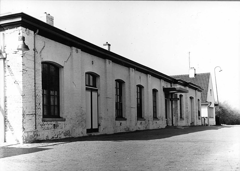 File:HUA-150106-Gezicht op het NS station te Anna Paulowna.jpg