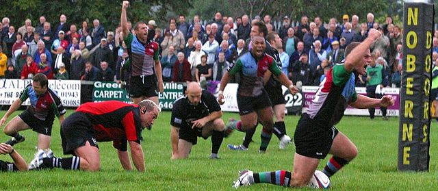 Harlequins celebrating a try during the 2005–06 season.