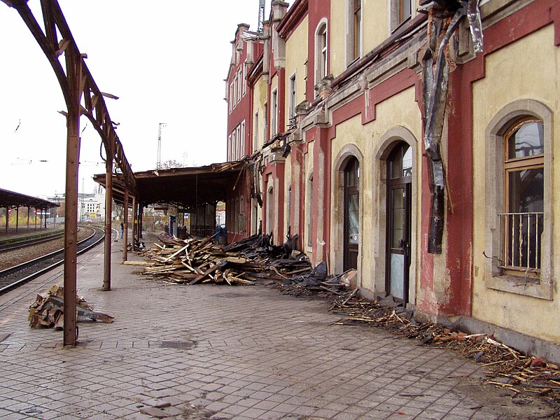 File:Hausbahnsteig.JPG