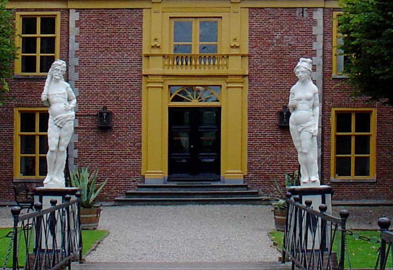 File:Heracles en Pallas Athene Fraeylemaborg in Slochteren.jpg