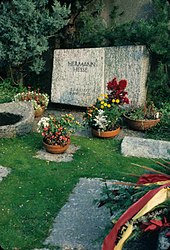 Hermann Hesse's Grave in Montagnola Hesse 1 1977.jpg