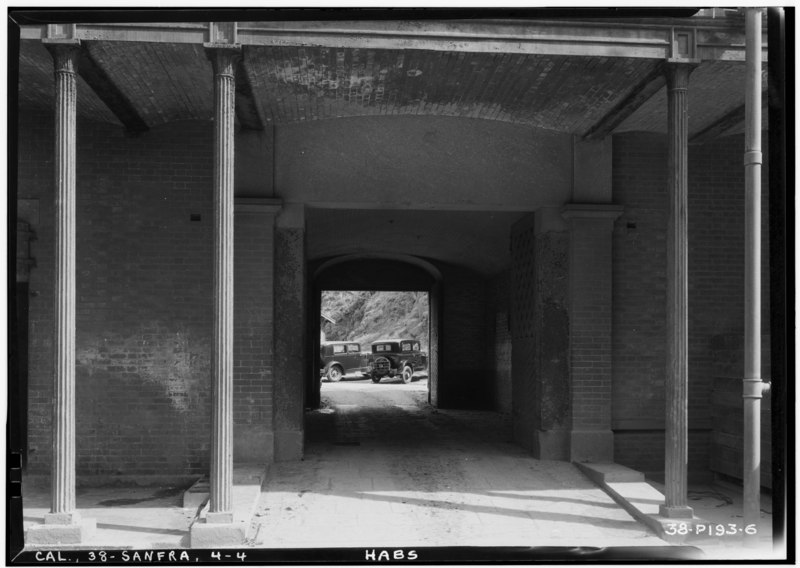 File:Historic American Buildings Survey Roger Sturtevant, Photographer May 31, 1934 COURT (SOUTHSIDE) - Fort Point, U.S. Highway 101, San Francisco, San Francisco County, CA HABS CAL,38-SANFRA,4-4.tif