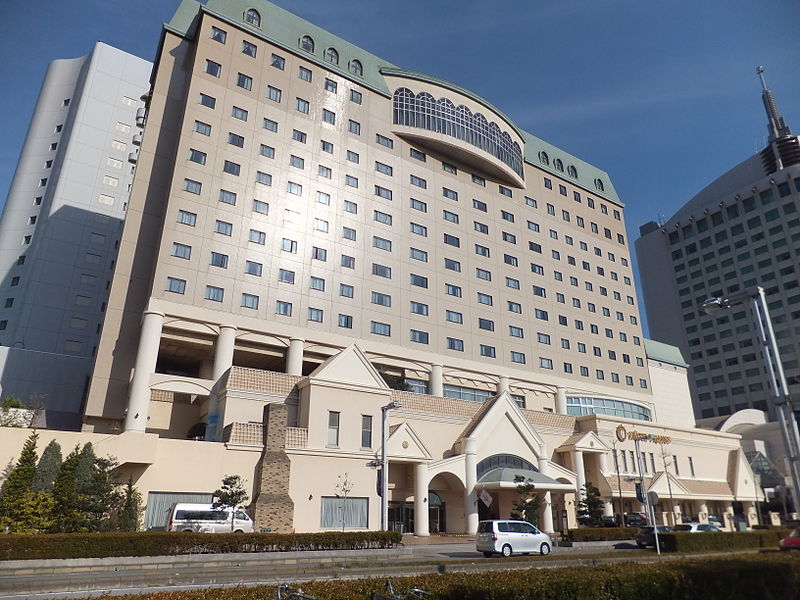 File:Hotel Francs in Chiba, Japan 20131201.jpg