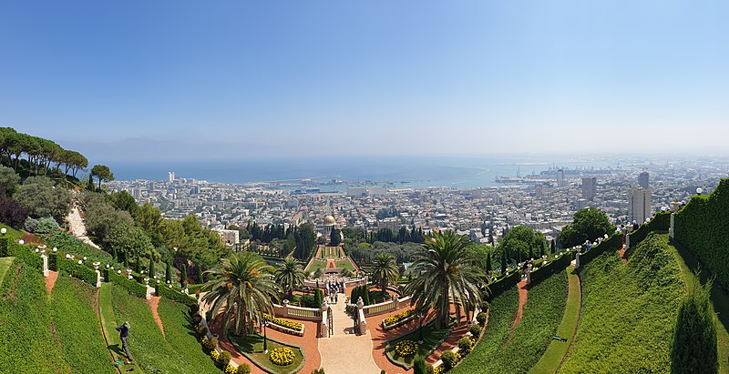 File:IPhO-2019 07-11 Haifa Bahai garden panorama.jpg
