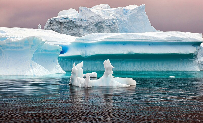 File:Icebergs (15662101740).jpg