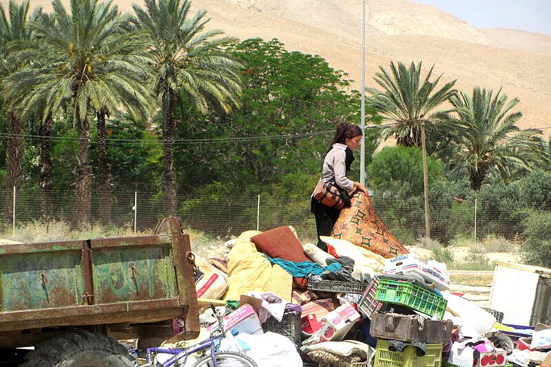 File:Id'eis community in the Jordan Valley May 2014 6 7.jpg