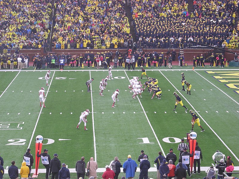 File:Indiana vs. Michigan football 2013 07 (Michigan on offense).jpg