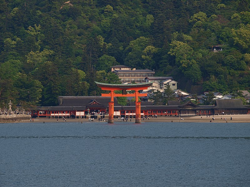 File:Itsukushima Jinja.jpg