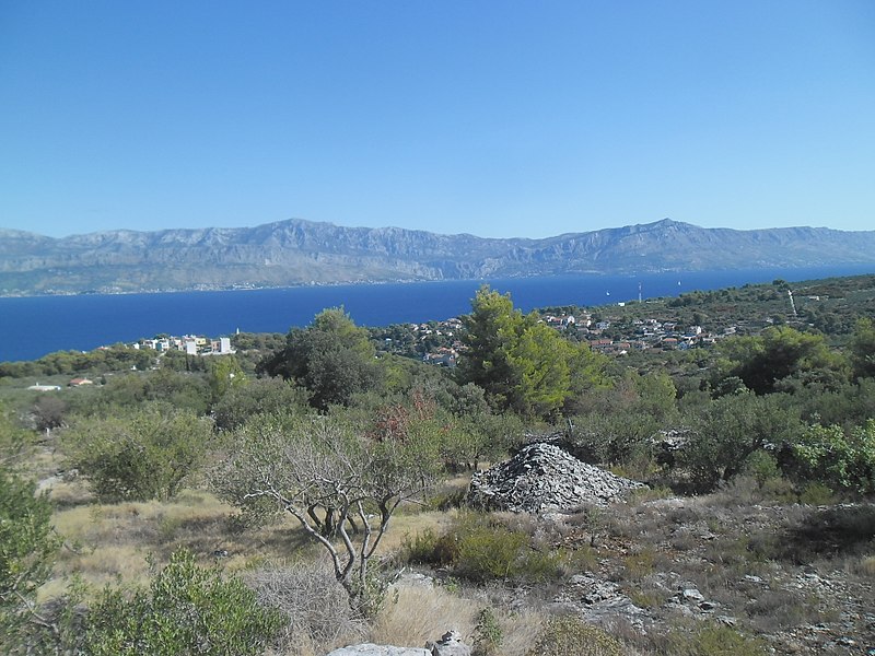 File:Jadranski otok Brač.jpg