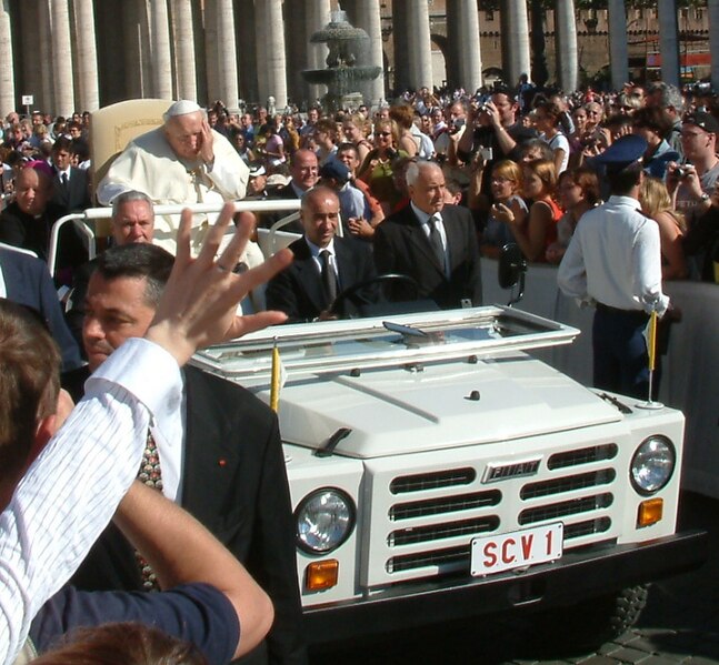 File:John Paul II pontifical audience 28-09-2004.jpg