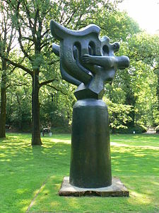 Le Chant des voyelles (1931-1932), parc de sculptures du musée Kröller-Müller d'Otterlo, Pays-Bas.