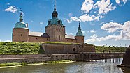 Kalmar slot, med vindebroen, set fra bysiden 2011