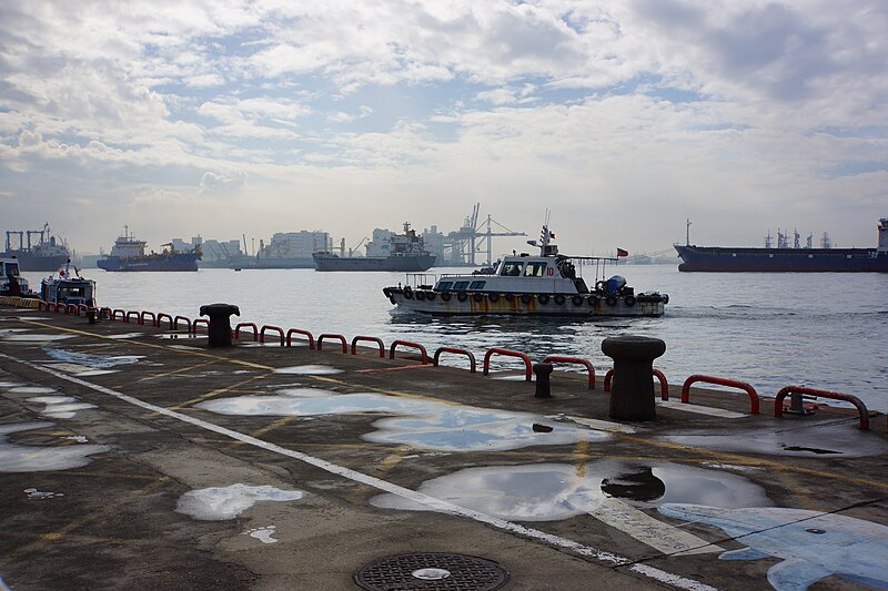 File:Kaohsiung Port 高雄港 - panoramio.jpg