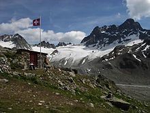 Blick nach Süden von der Keschhütte auf Porchabella Gletscher und Piz Kesch