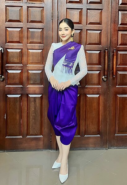 File:Khmer clothing.jpg