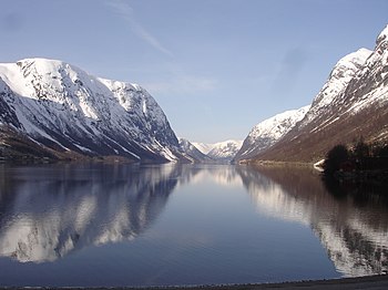 Kjosnesfjorden.JPG
