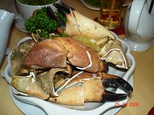 The cooked claws of edible crab Knieper.jpg