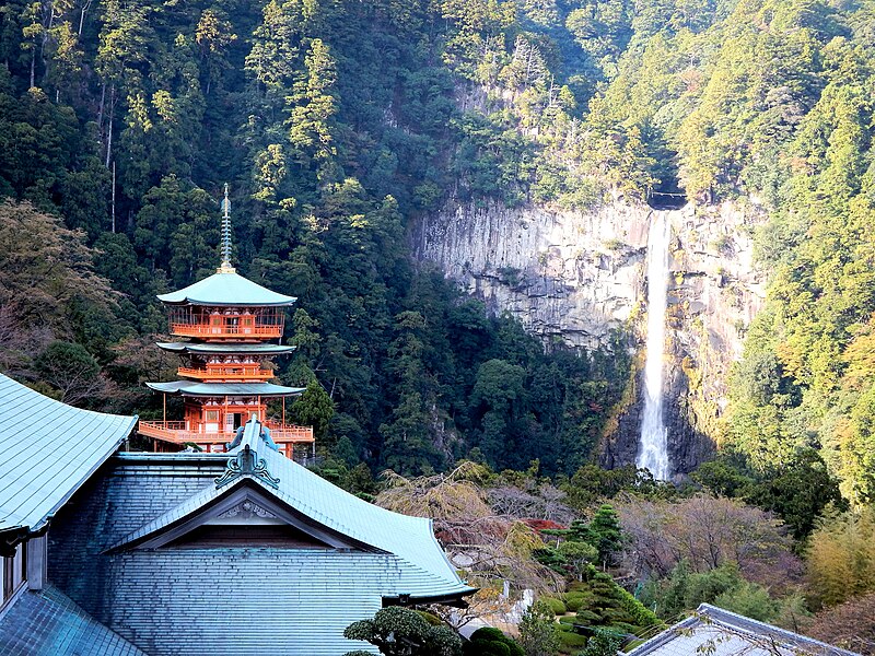 File:Kumano Kodo pilgrimage route Seiganto-ji World heritage 熊野古道 青岸渡寺05.JPG