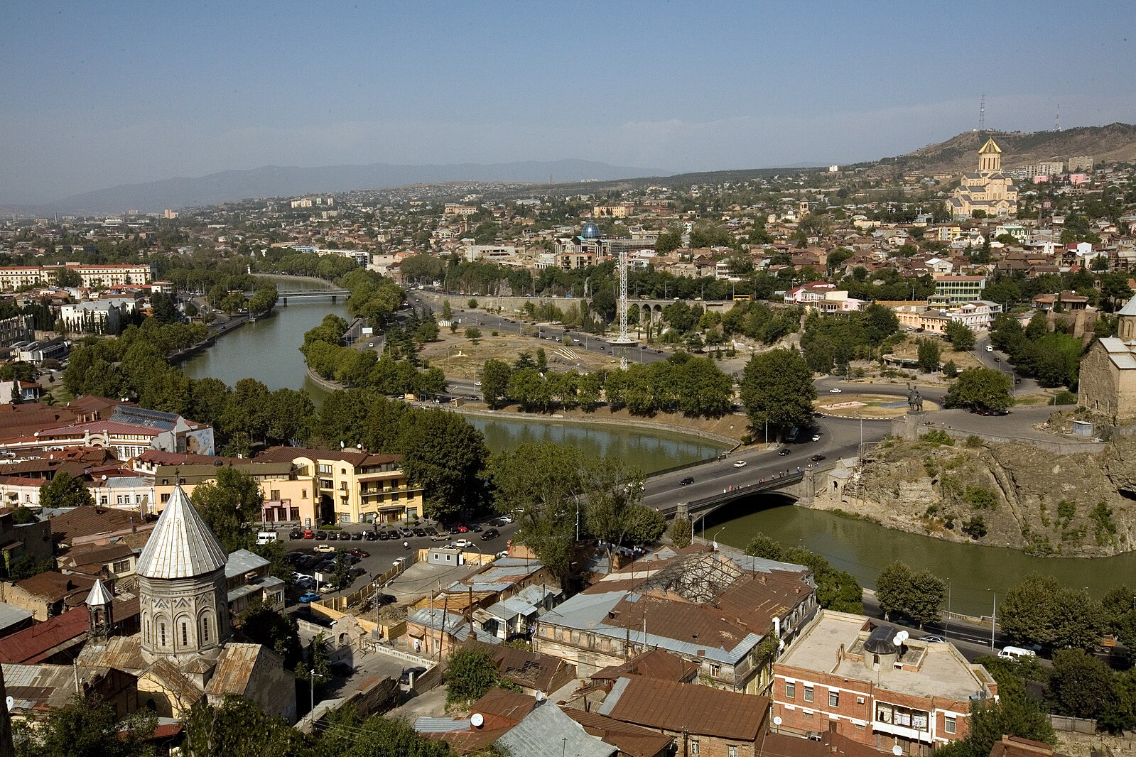 Кура грузия. Мтквари река в Тбилиси. Река кура Тбилиси. Река кура (Мтквари). Река кура в Тбилиси фото.