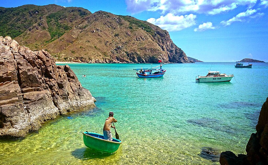 Ky-Co-Beach,-Quy-Nhon,-Vietnam-1300px