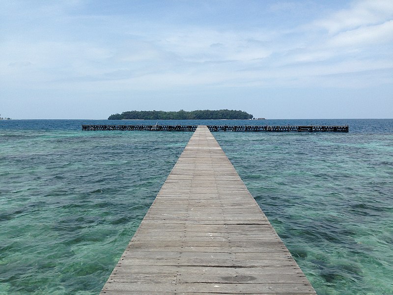 File:Landing pier Sepa Island - panoramio.jpg